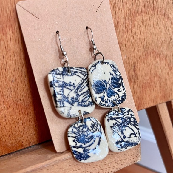 Handmade one-of-a-kind earrings -Skull & Bones
Wearable art! - Picture 2 of 3